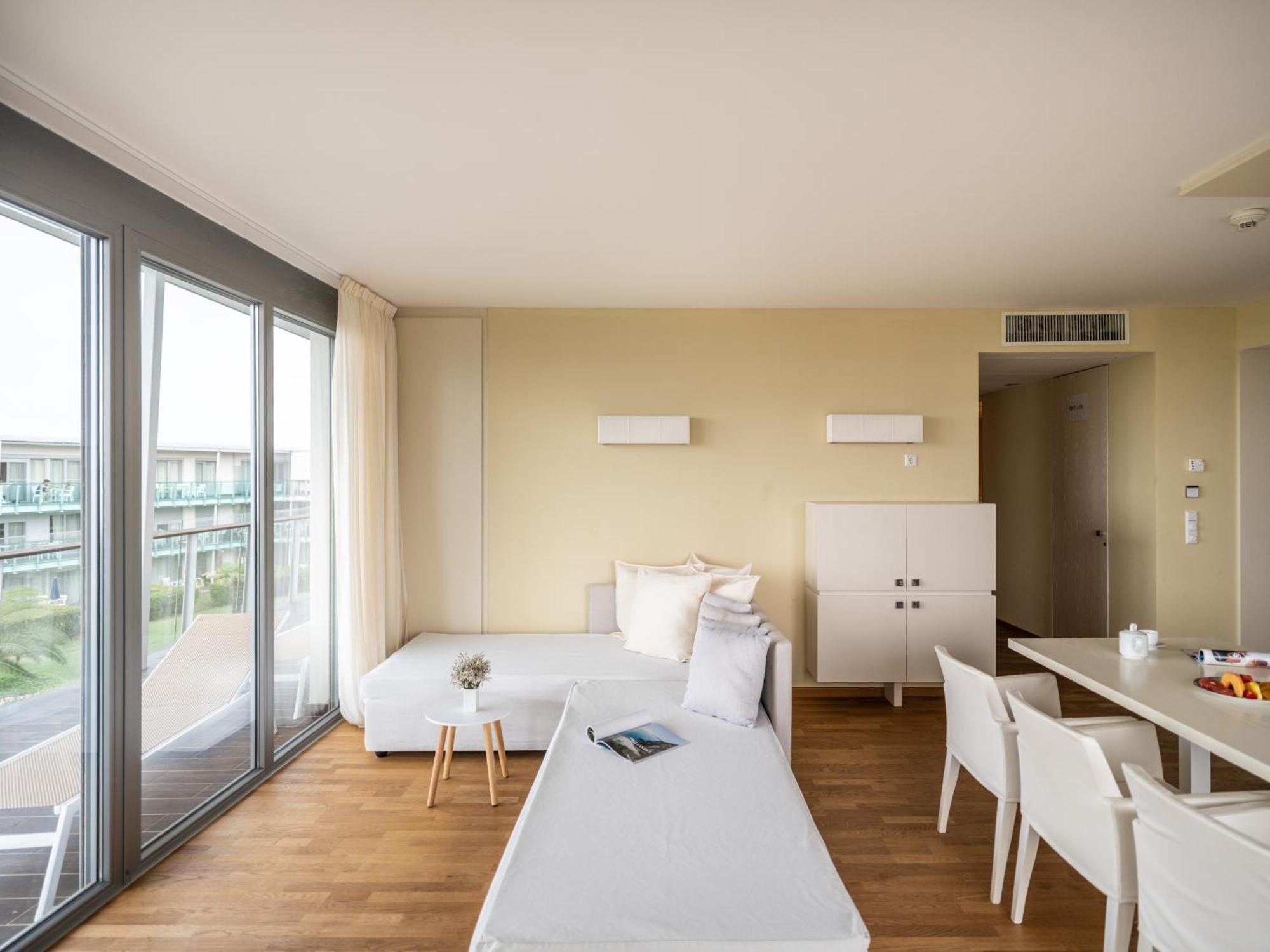 Falkensteiner Residences Senia Petrcane Bagian luar foto