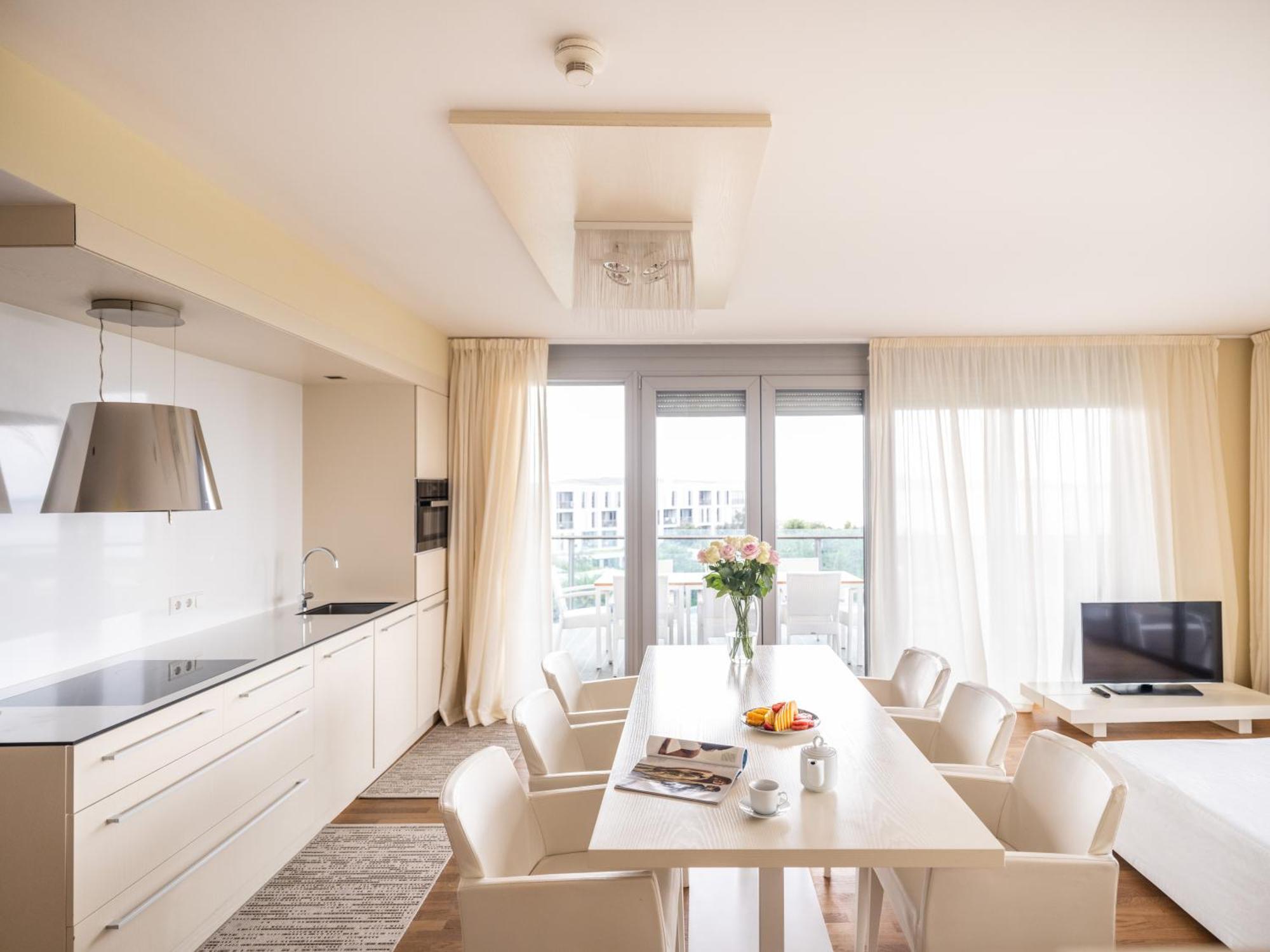 Falkensteiner Residences Senia Petrcane Bagian luar foto